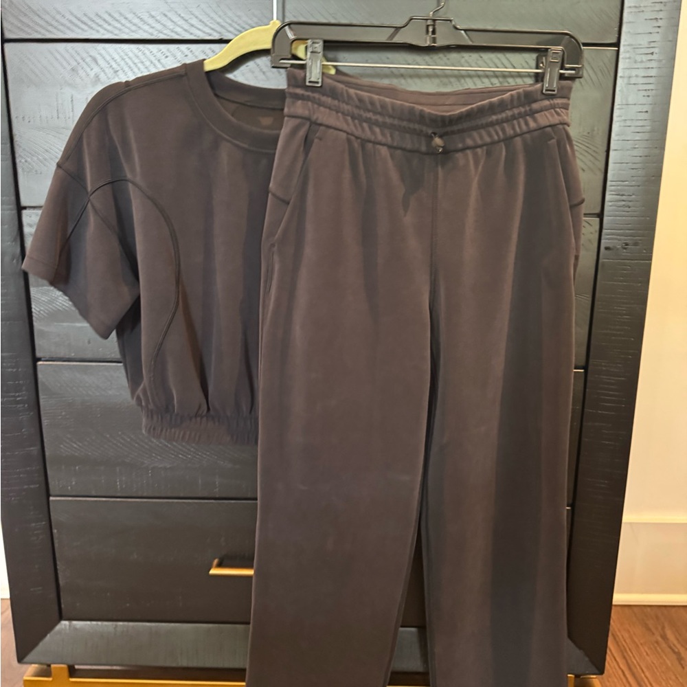 lululemon athletica Dark Brown Wide-Leg Track Pants & Cropped Tee Set